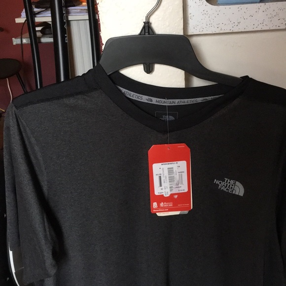 The North Face Men’s Mountain Athletics Shirt - Picture 2 of 7
